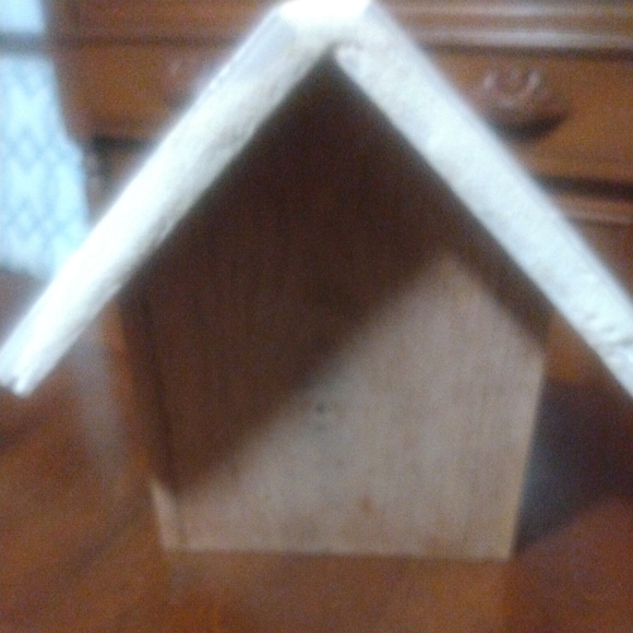 Custom Birdhouse with Tile Roof - Picture 2 of 8